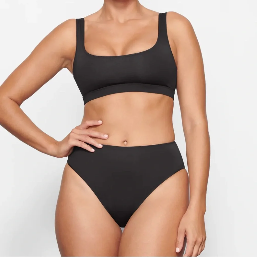 Black Women's High-Waist Bikini Set - Classic Scoop Top